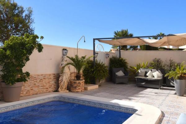 Chalet en Barrio La Zenia