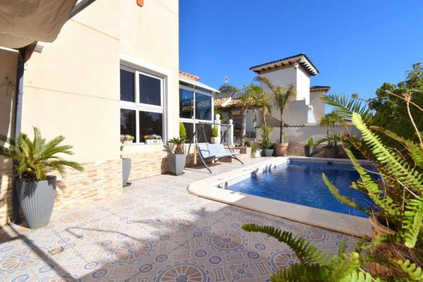 Chalet en Barrio La Zenia