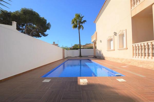 Casa independiente en calle Baliza