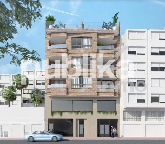 Piso en calle Almirante Antequera, 8