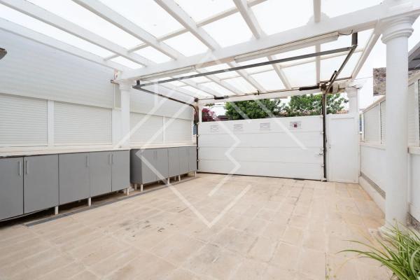 Chalet adosado en avenida de la Armada Española