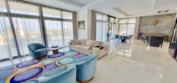 Casa independiente en calle Roma