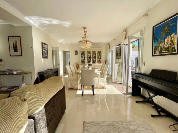 Casa independiente en calle Isla Gran Canaria