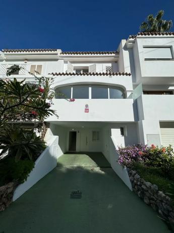 Chalet adosado en calle de las Torres s/n