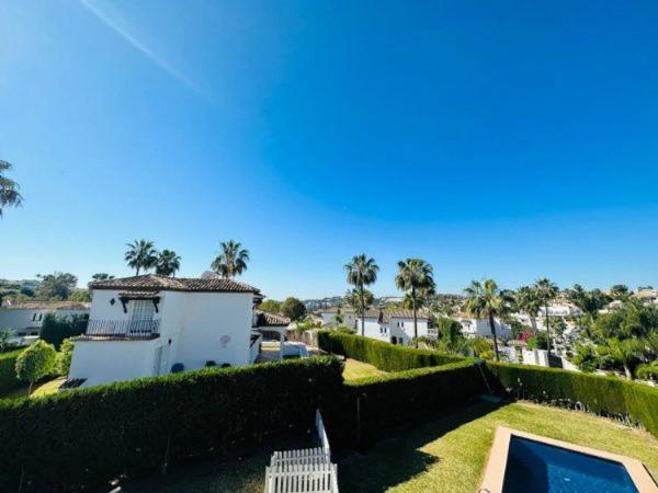 Casa independiente en calle Aries, 8