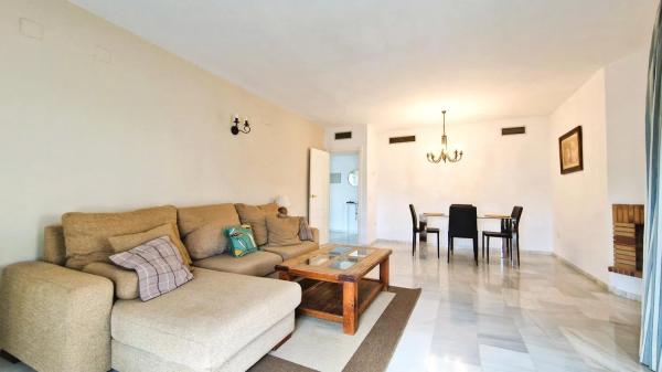 Piso en Urbanización Los Naranjos de Marbella, 3