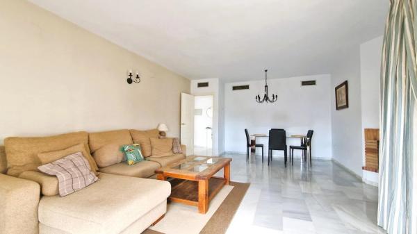 Piso en Urbanización Los Naranjos de Marbella, 3