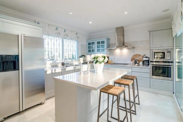 Casa independiente en calle Aries