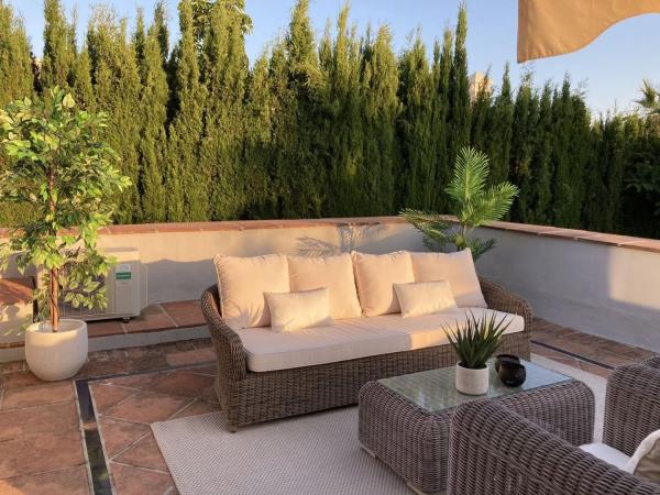 Casa independiente en calle Aries