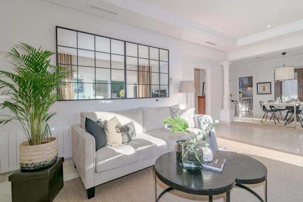 Casa independiente en calle Aries