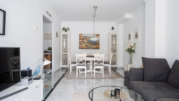 Piso en avenida Príncipe Salman, 109