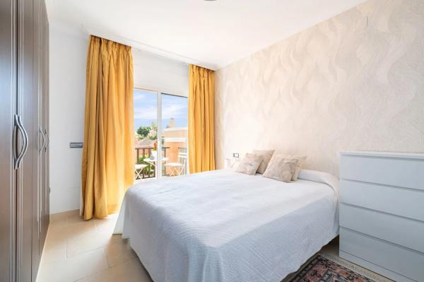 Chalet adosado en calle Pléyades, 36