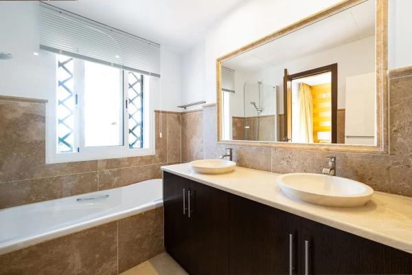 Chalet adosado en calle Pléyades, 36