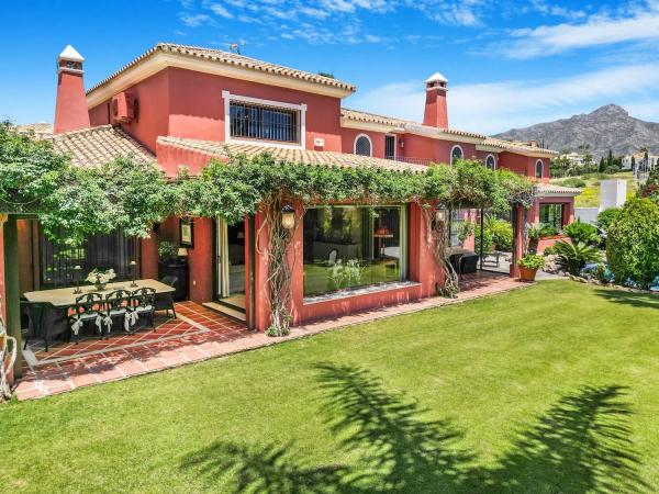 Casa independiente en calle Casiopea 5f s/n