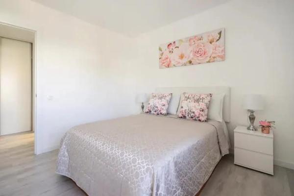 Piso en calle Jorge Manrique, 12