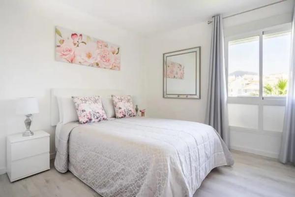 Piso en calle Jorge Manrique, 12