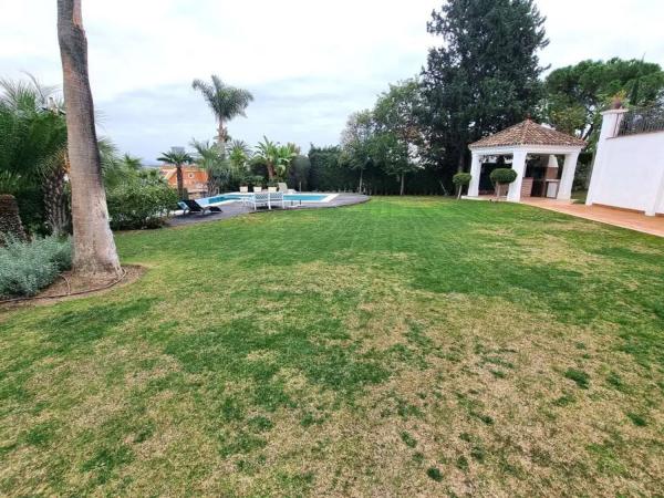 Casa independiente en calle Cartuja, 27 e