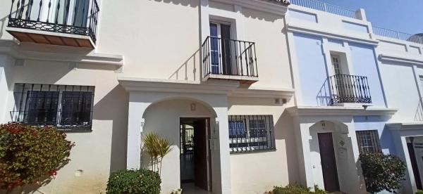 Chalet adosado en avenida Valle del Golf s/n
