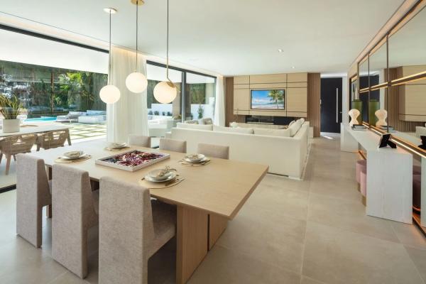 Casa independiente en Urbanización Nva Andalucía Aloha, 47