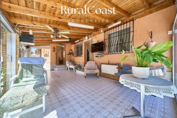 Casa independiente en calle África