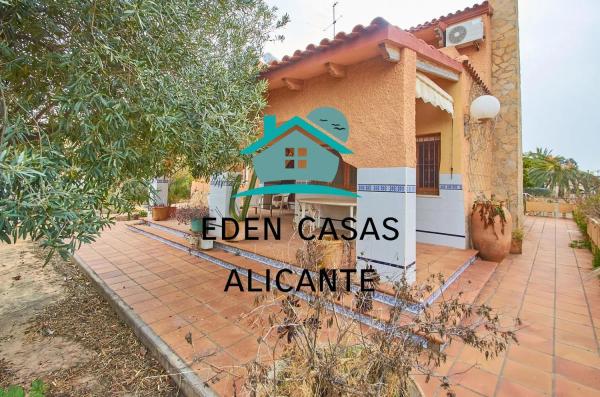 Casa independiente en calle d'Atzúvia