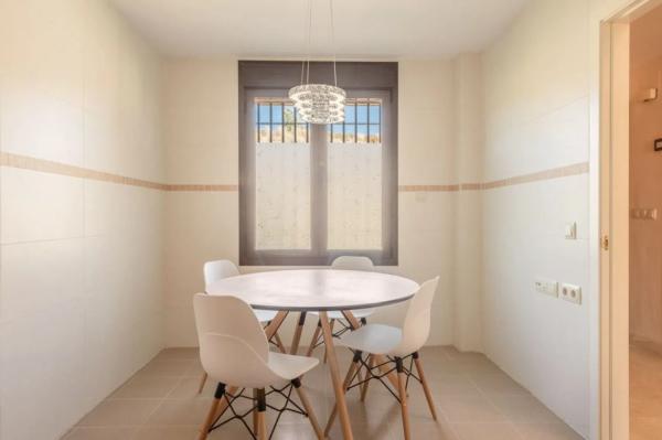 Chalet adosado en Urbanizacion Santa Maria