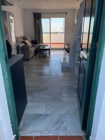 Dúplex en calle Sidney, 633 Lasabejeras