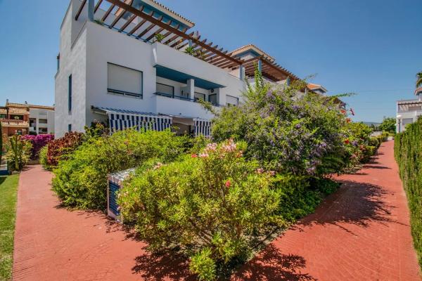 Chalet pareado en calle del Estanque