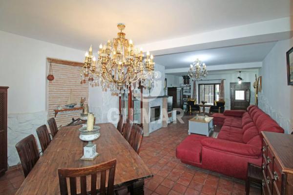 Chalet adosado en calle Sevilla