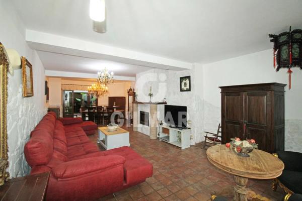 Chalet adosado en calle Sevilla