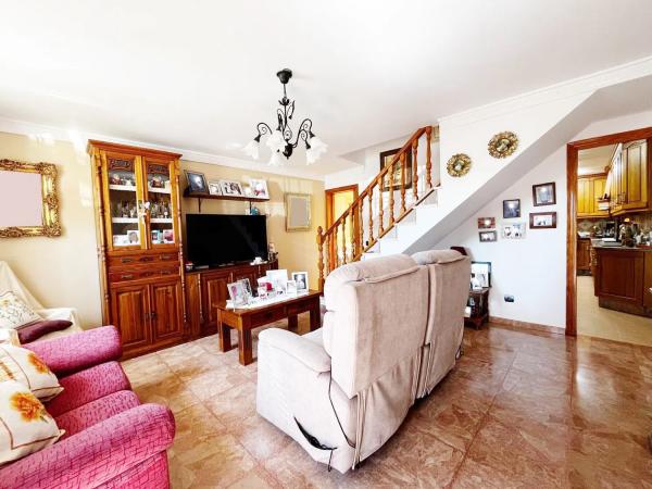 Chalet adosado en avenida España