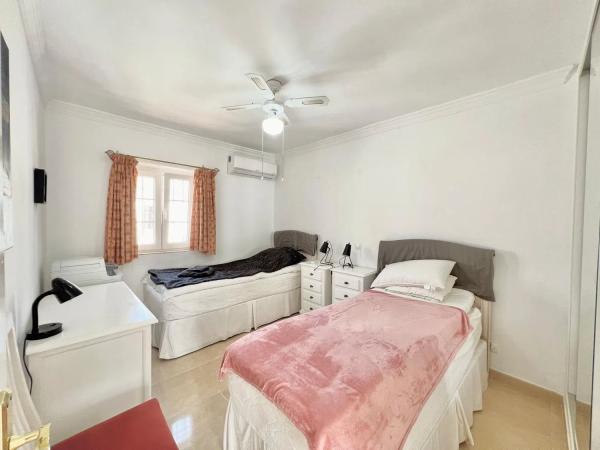 Chalet adosado en calle valencia