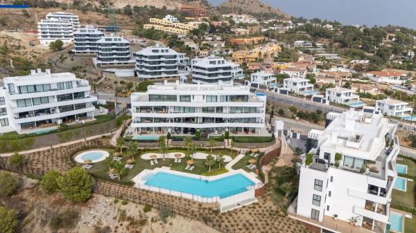 Piso en avenida 8 de Marzo, 9