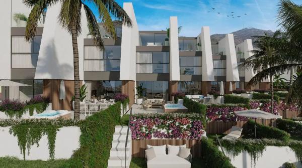 Chalet adosado en calle Nogal, 1