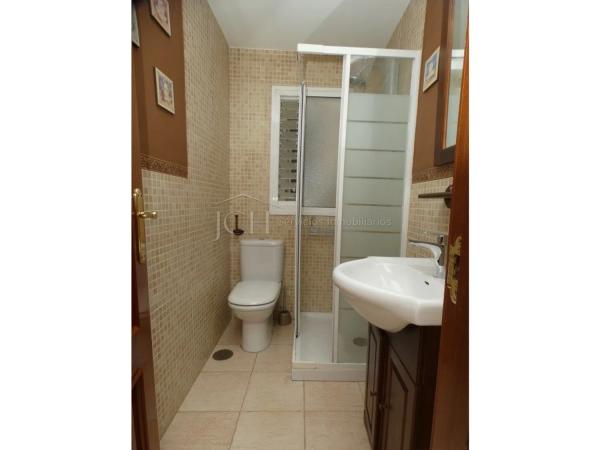 Piso en calle Miguel Bueno, 8