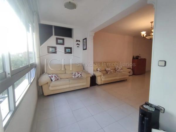 Piso en calle Miguel Bueno, 8