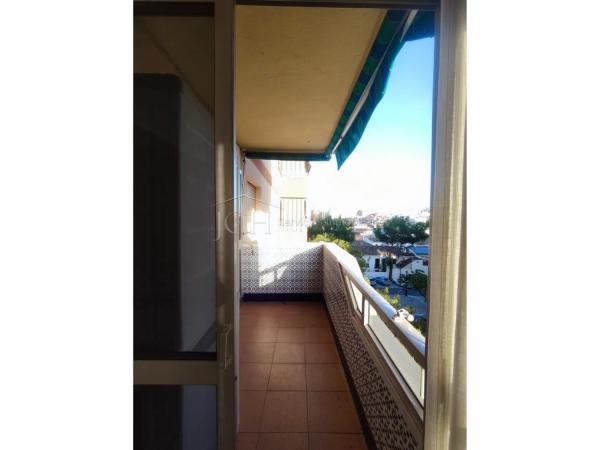 Piso en calle Miguel Bueno, 8