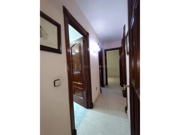 Piso en calle Miguel Bueno, 8