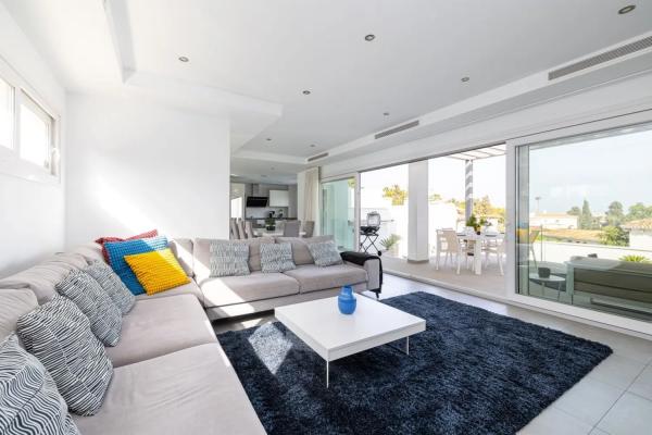 Casa independiente en calle Acacias