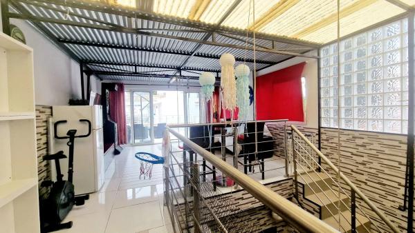 Chalet pareado en calle Tomillo, 30