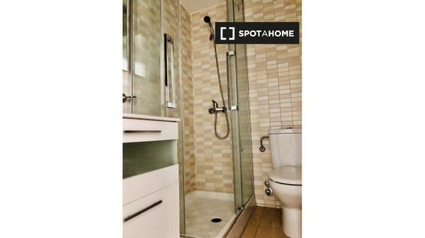 Zimmer zu vermieten in 10-Zimmer-Wohnung in Centro, Sevilla