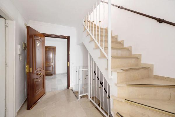 Dúplex en calle Medina Azahara