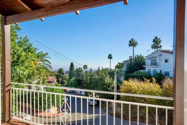 Casa independiente en avenida de la Vista