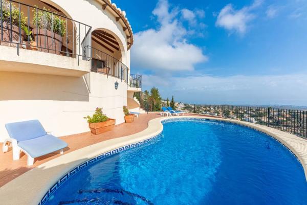 Casa independiente en calle Dalias