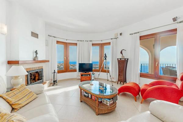 Casa independiente en calle Dalias