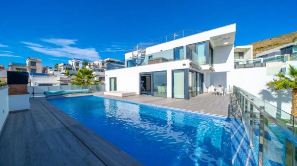 Casa independiente en calle Berlin