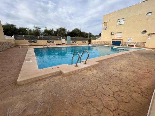 Chalet adosado en calle Luis Gordillo