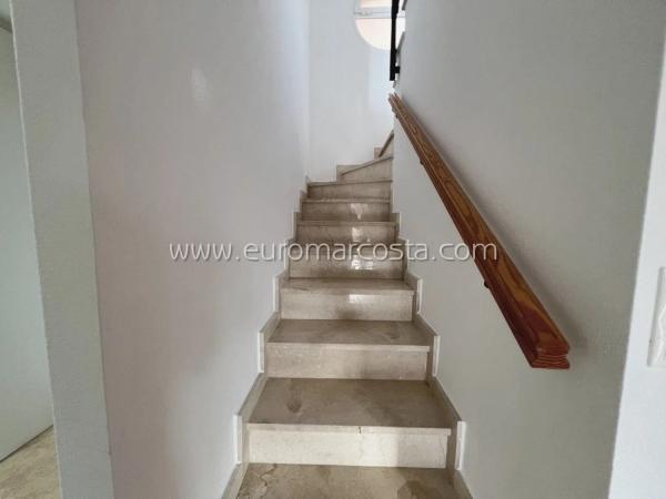 Casa independiente en avenida la estacion