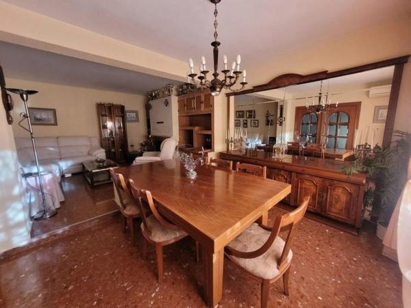 Chalet en calle Escritor Santi Marín, 2