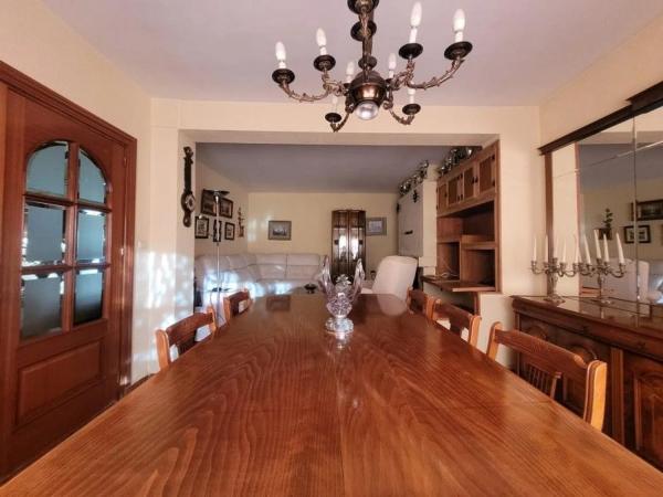 Chalet en calle Escritor Santi Marín, 2